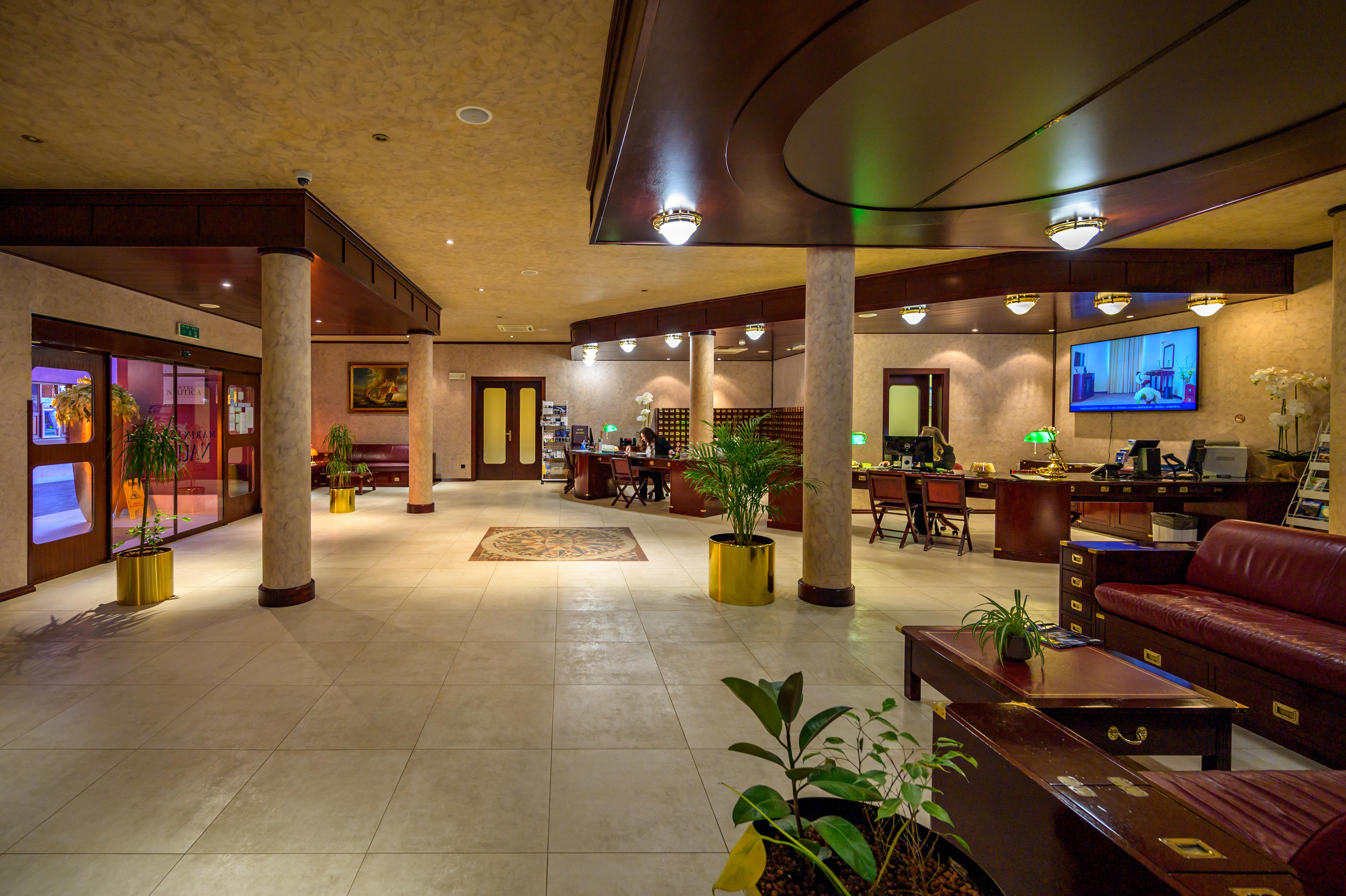 Boutique Hotel Nautica - Spa & Wellness, Free Parking, Pet Friendly Novigrad Istria エクステリア 写真