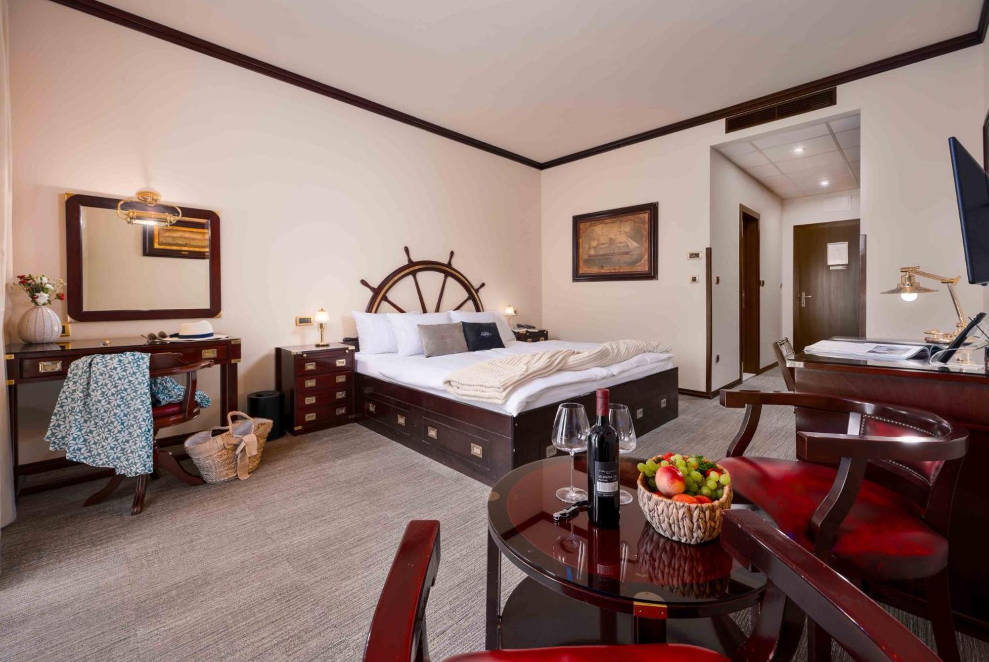 Boutique Hotel Nautica - Spa & Wellness, Free Parking, Pet Friendly Novigrad Istria エクステリア 写真