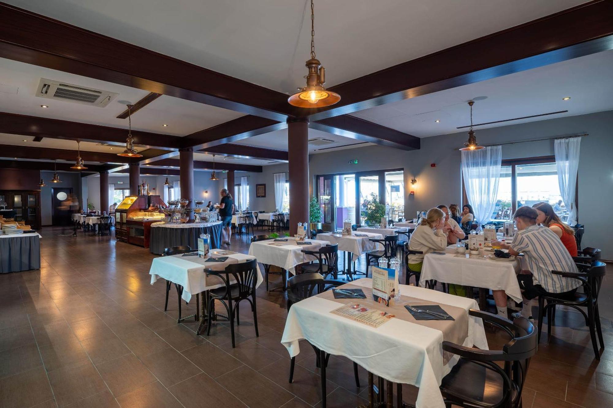 Boutique Hotel Nautica - Spa & Wellness, Free Parking, Pet Friendly Novigrad Istria エクステリア 写真