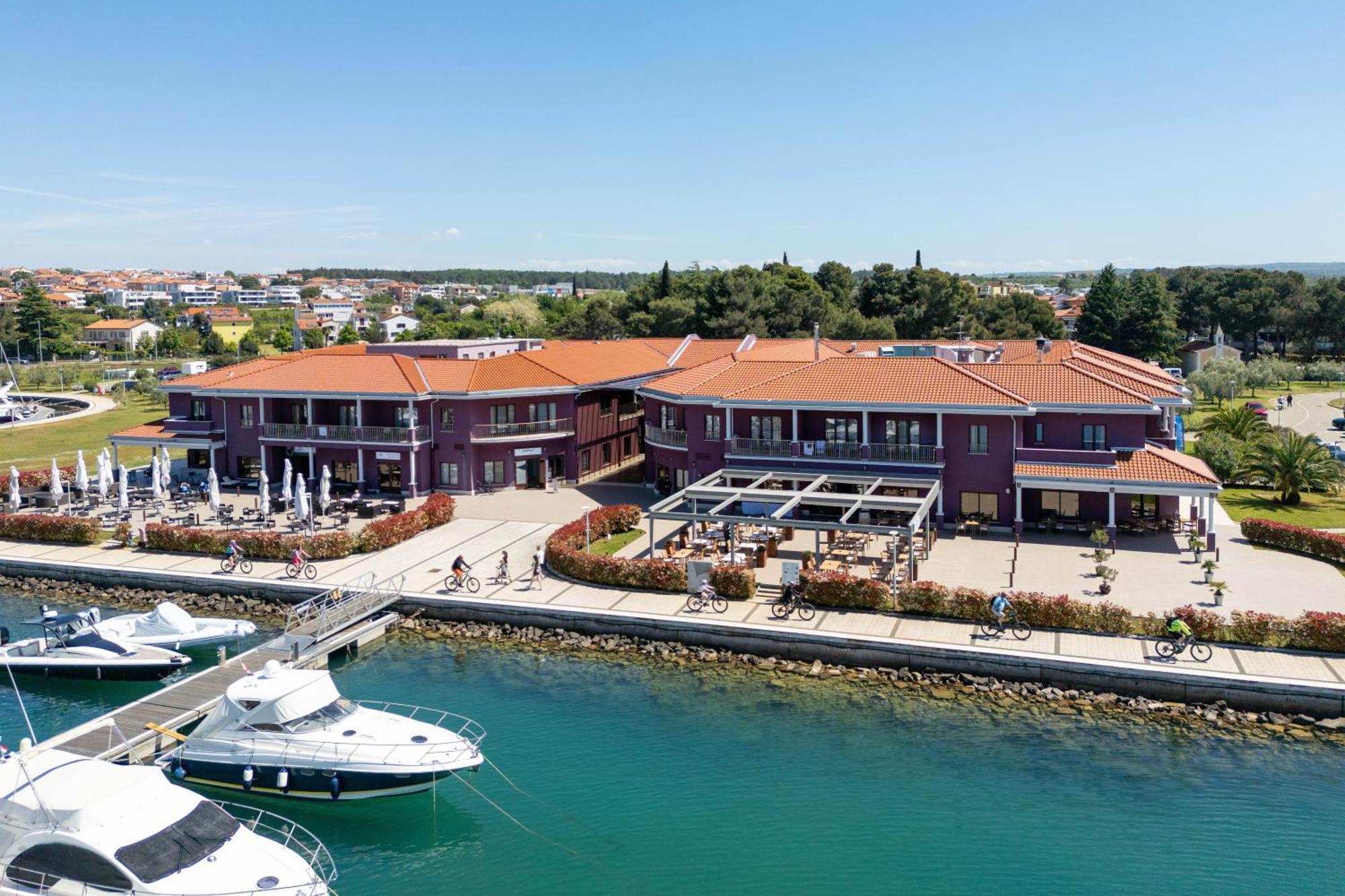 Boutique Hotel Nautica - Spa & Wellness, Free Parking, Pet Friendly Novigrad Istria エクステリア 写真