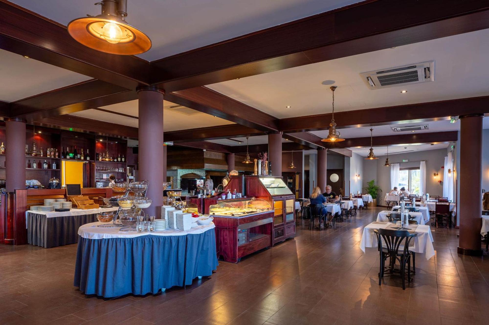 Boutique Hotel Nautica - Spa & Wellness, Free Parking, Pet Friendly Novigrad Istria エクステリア 写真
