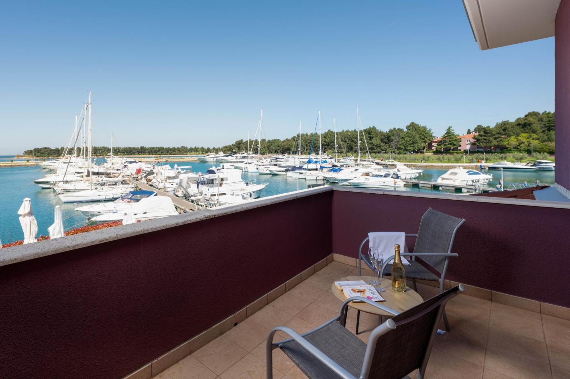 Boutique Hotel Nautica - Spa & Wellness, Free Parking, Pet Friendly Novigrad Istria エクステリア 写真