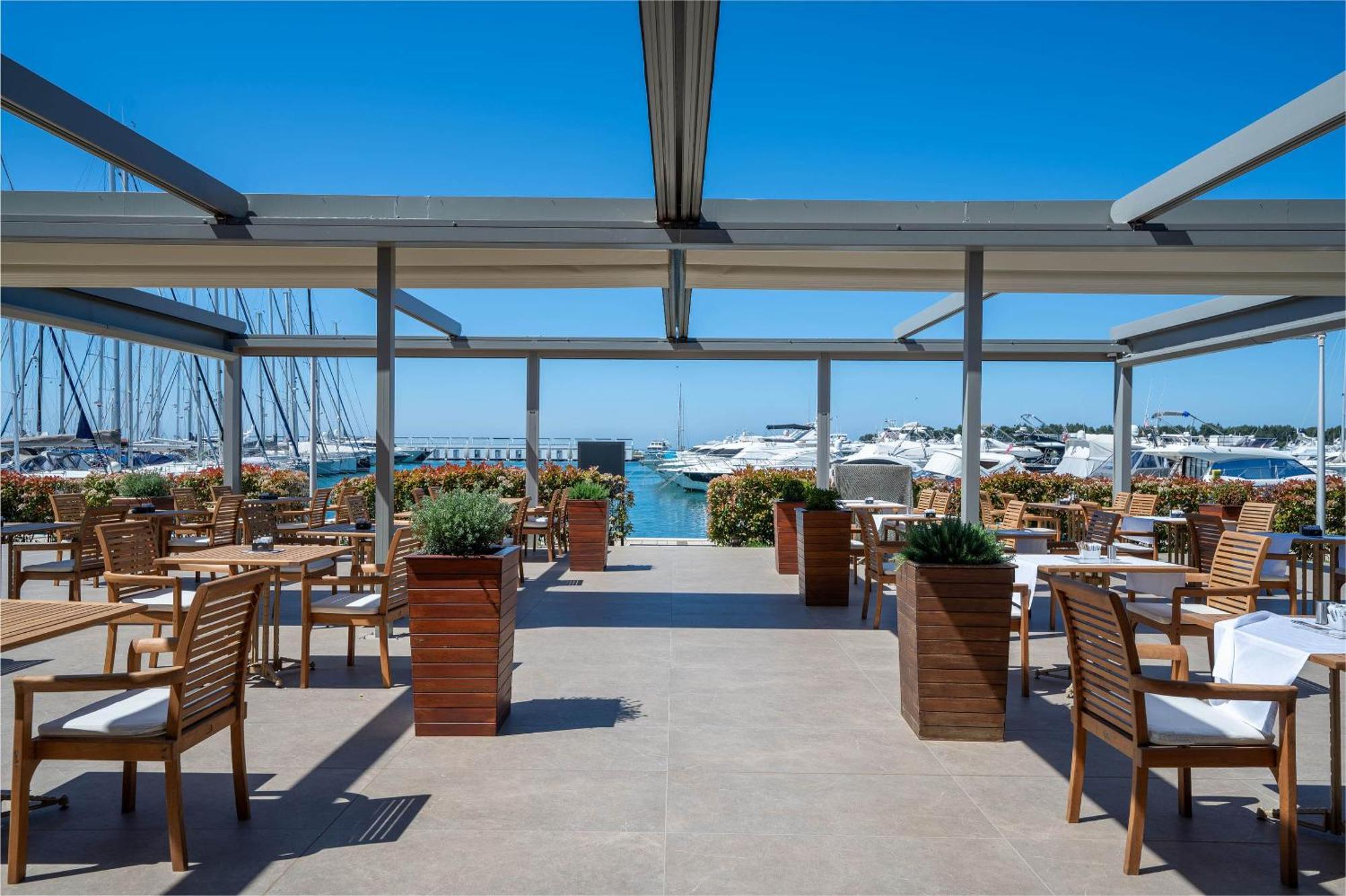 Boutique Hotel Nautica - Spa & Wellness, Free Parking, Pet Friendly Novigrad Istria エクステリア 写真